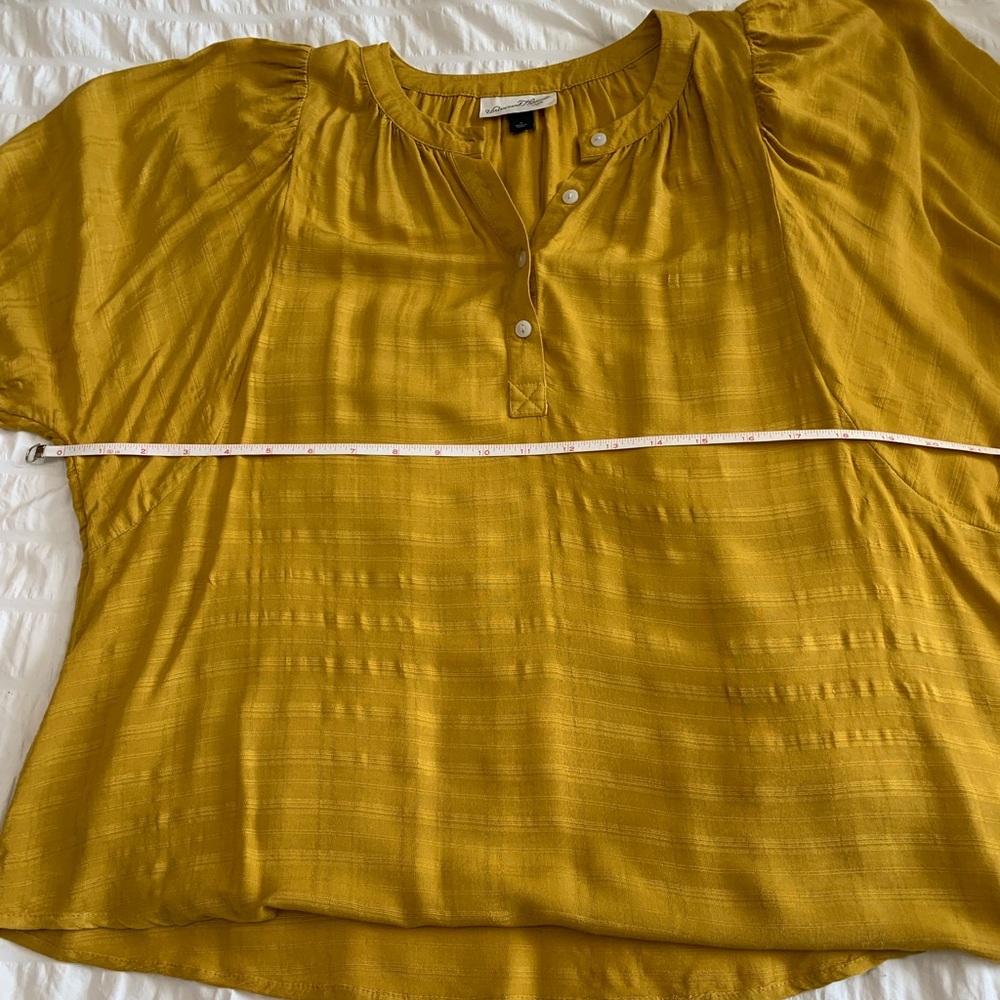 Universal Thread Top - Picture 10 of 16